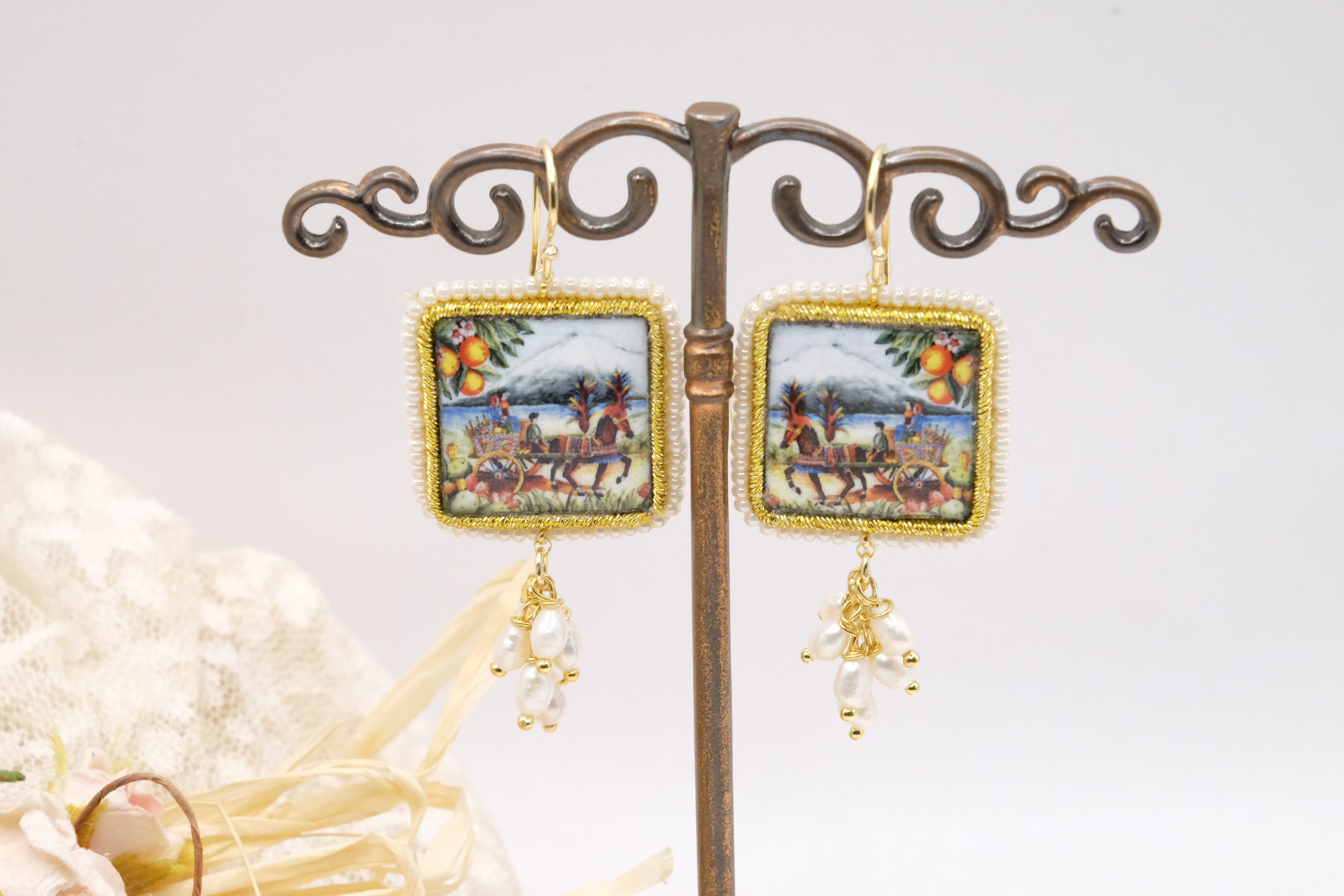 ORECCHINI MATTONELLE CERAMICA DI CALTAGIRONE PERLE ZIRCONI SMERALDO ARGENTO FICHI PUPI LIMONI CARRETTO (7)