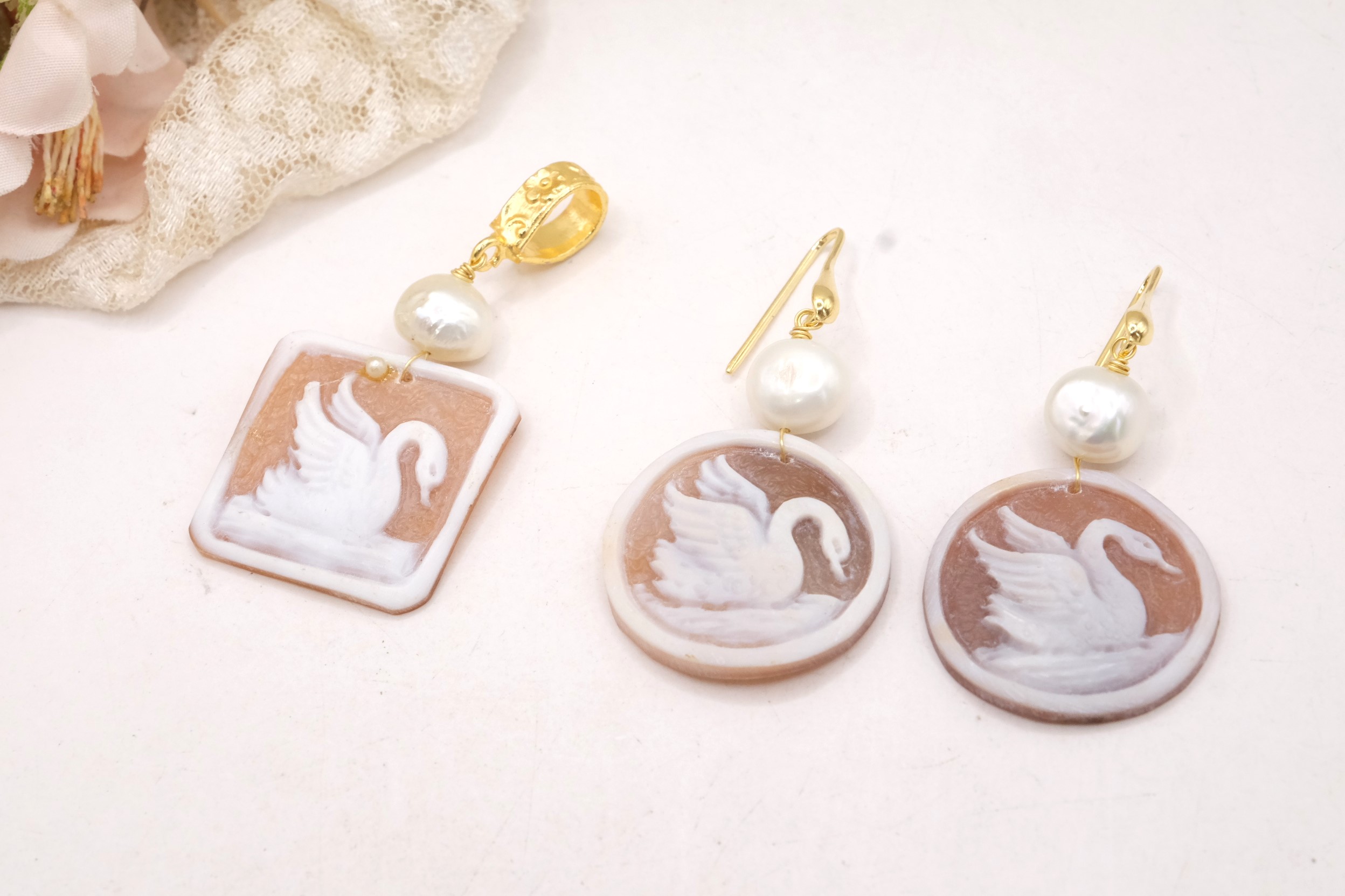 PARURE CIONDOLO ORECCHINI CAMMEO TORRE DEL GRECO PERLE NATURALI CIGNO CIGNI ARGENTO OTTONE (5)