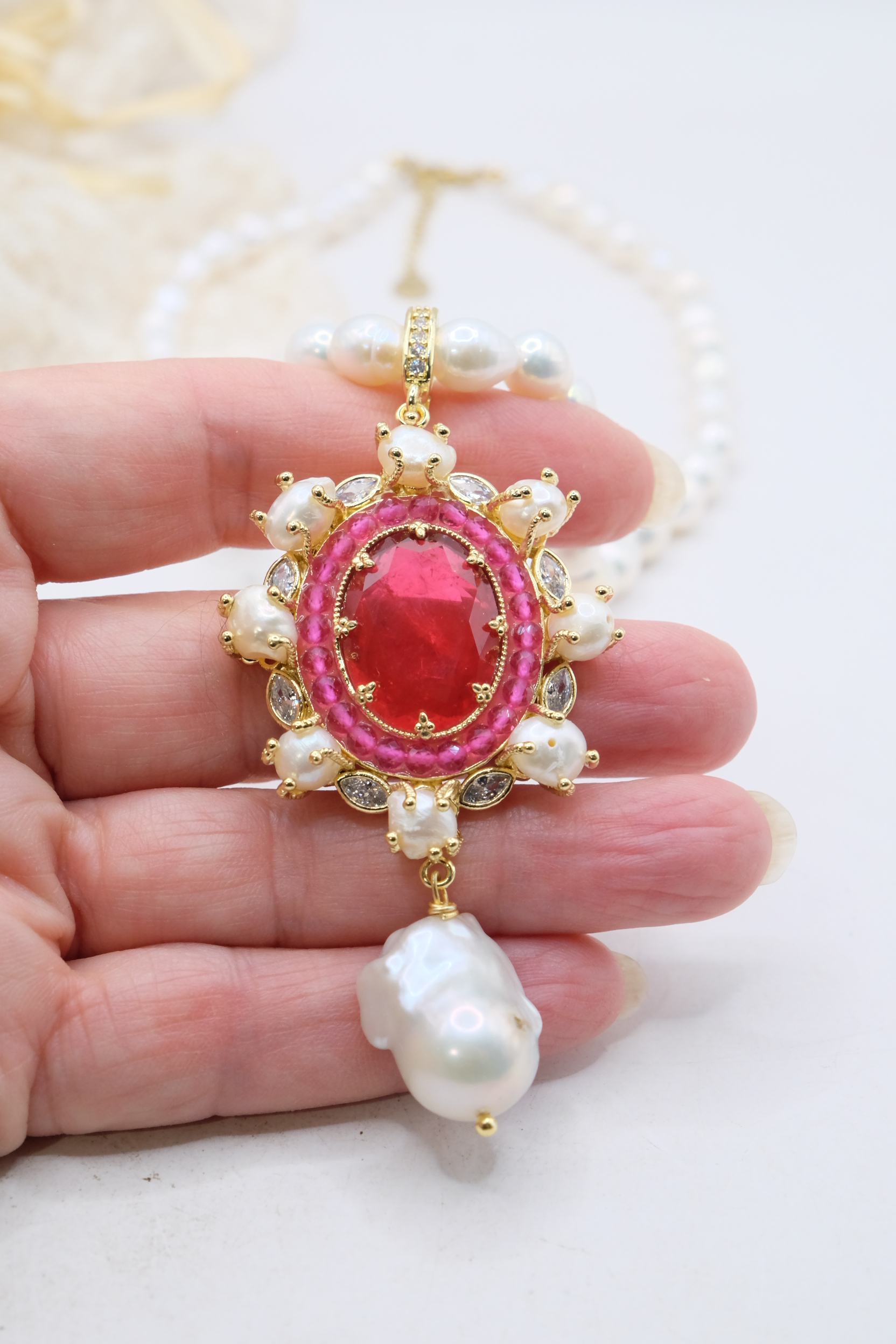 COLLANA ARTIGIANALE PERLE PENDENTE STACCABILE QUARZO ROSSO RUBINO ZIRCONI ACCIAIO (5)